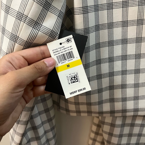 Danielle Bernstein 2 piece blazer set w/o tags - Picture 3 of 5